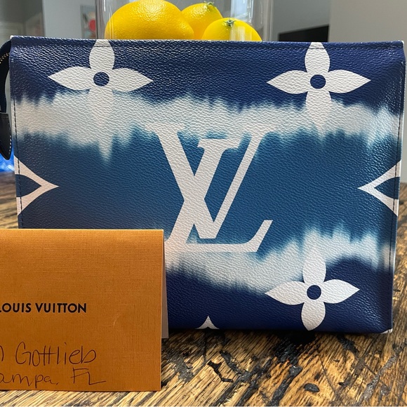 Louis Vuitton Escale Toiletry 26 RARE FIND - Picture 4 of 8